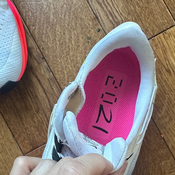 Nike Women's Air Zoom Pegasus 38 Shoes - White and Pink - Picture 8 of 8